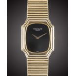 A FINE GENTLEMAN'S 18K SOLID GOLD PATEK PHILIPPE BRACELET WATCH CIRCA 1970s, REF. 3729/1 WITH ONYX