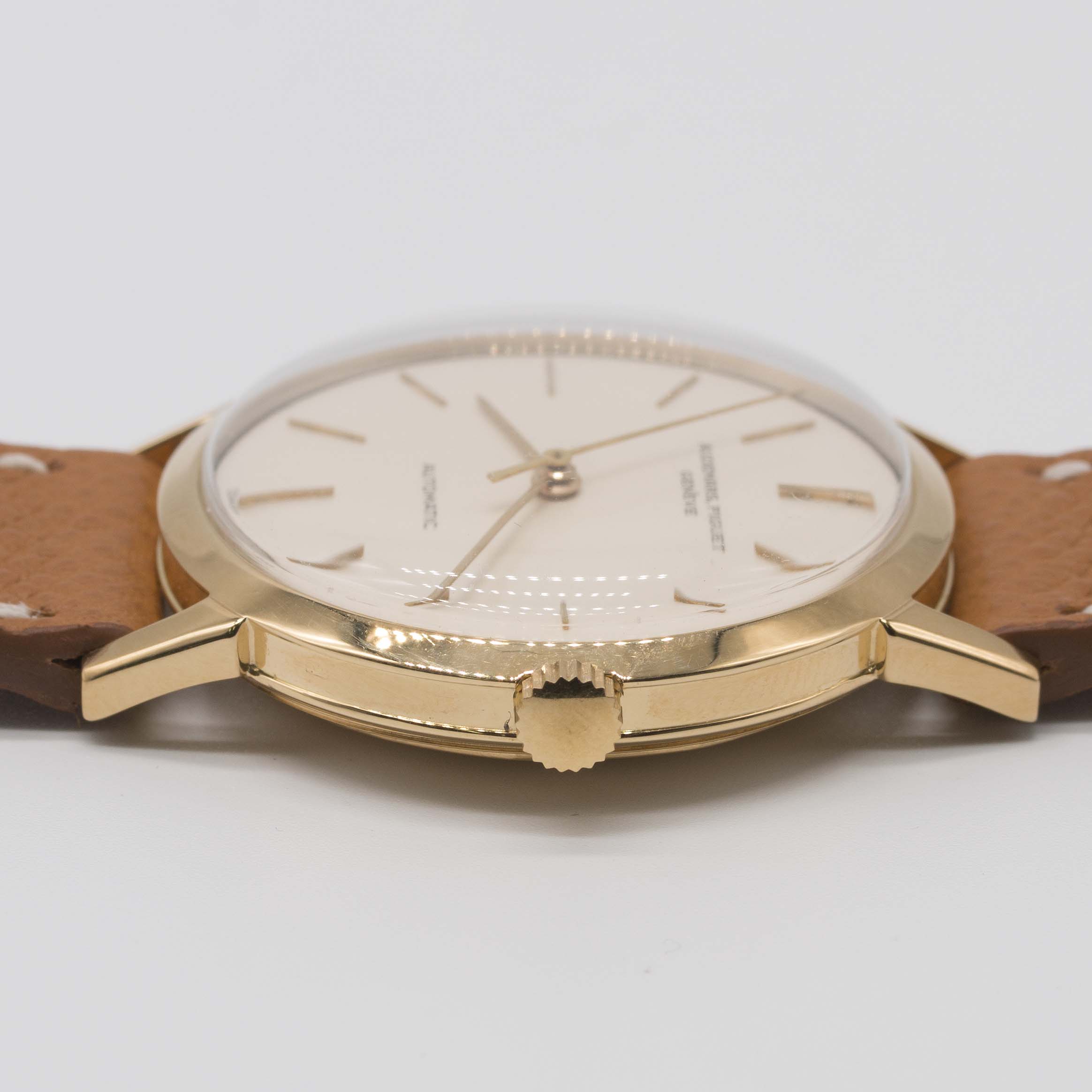 A GENTLEMAN'S 18K SOLID GOLD AUDEMARS PIGUET AUTOMATIC WRIST WATCH CIRCA 1960s Movement: 29J, - Image 9 of 10