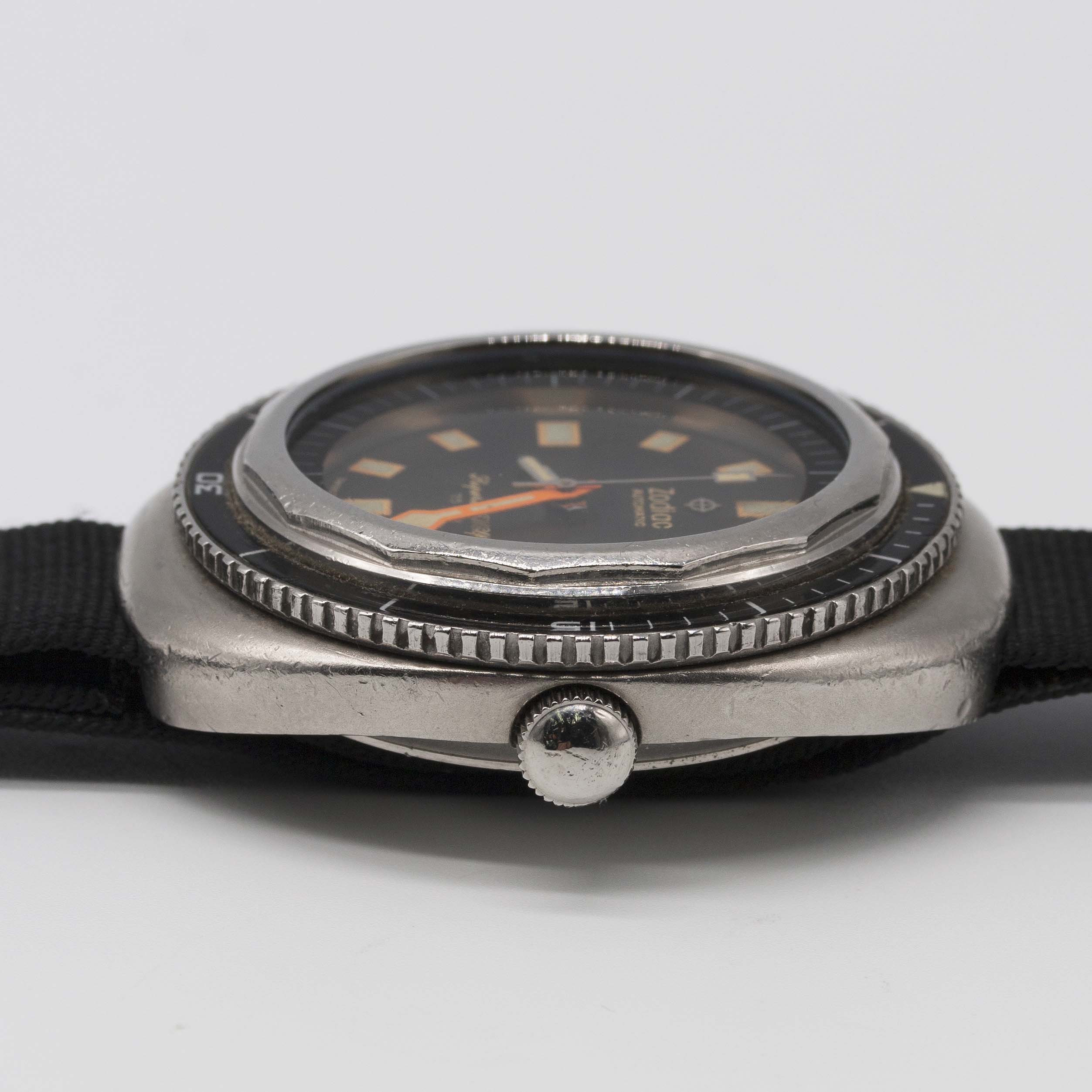 A GENTLEMAN'S STAINLESS STEEL ZODIAC SUPER SEA WOLF AUTOMATIC DIVERS WRIST WATCH CIRCA 1970, REF. - Image 9 of 10