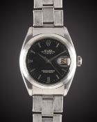 A GENTLEMAN'S STAINLESS STEEL ROLEX OYSTER PERPETUAL DATE BRACELET WATCH CIRCA 1961, REF. 1500 GLOSS