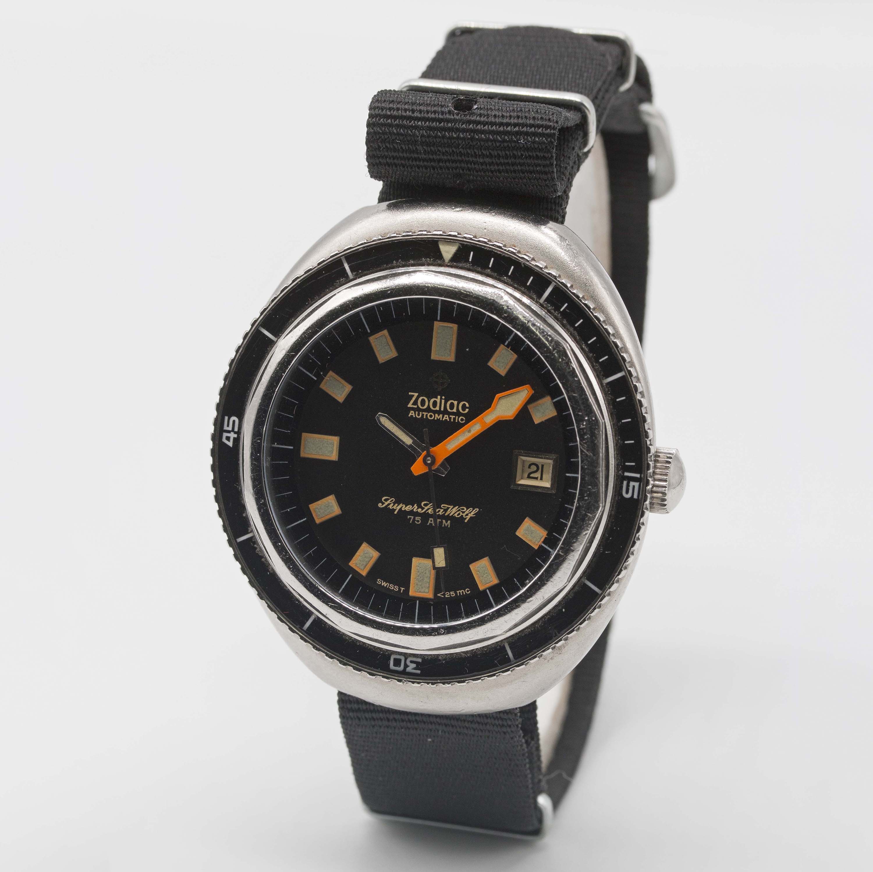 A GENTLEMAN'S STAINLESS STEEL ZODIAC SUPER SEA WOLF AUTOMATIC DIVERS WRIST WATCH CIRCA 1970, REF. - Image 4 of 10