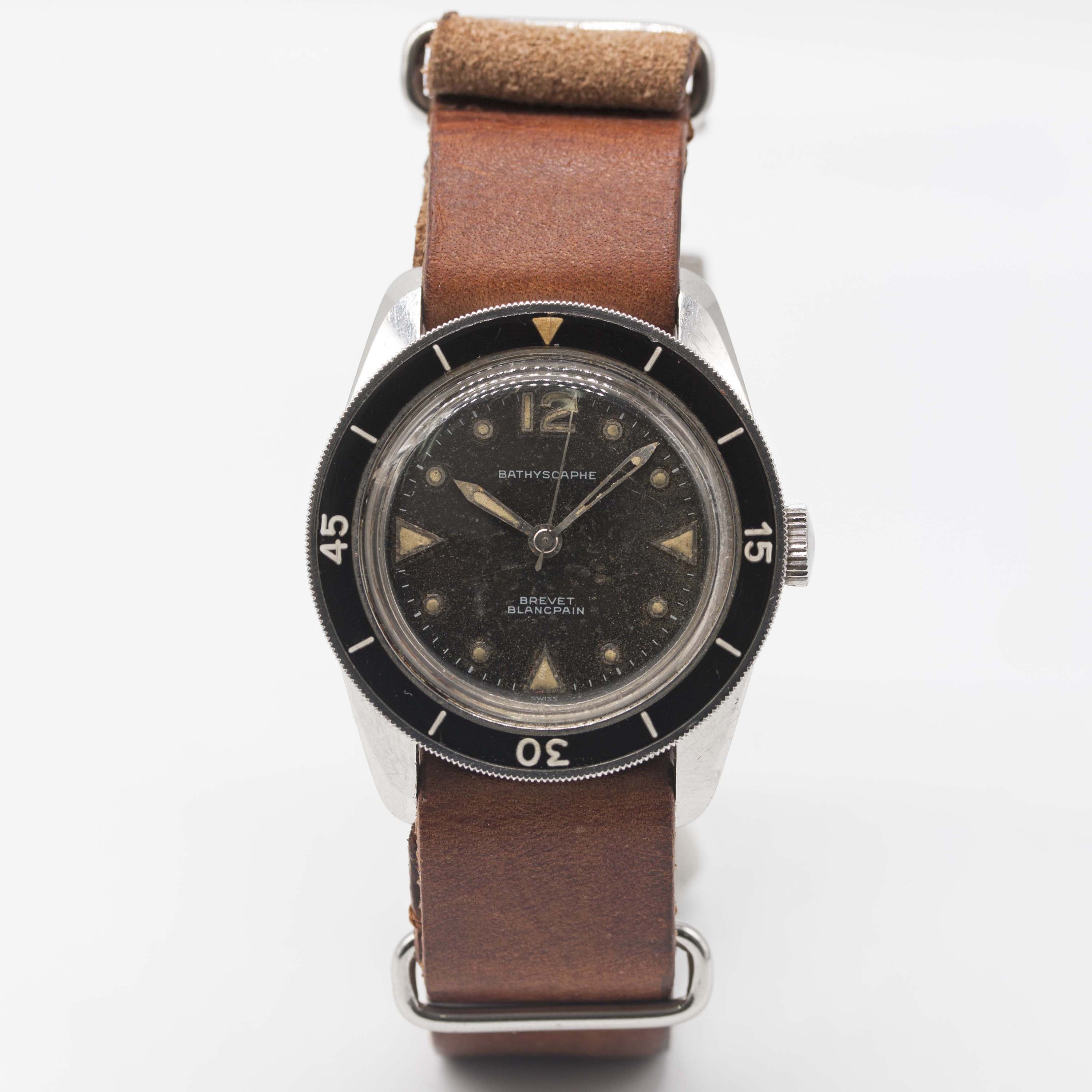 A GENTLEMAN'S STAINLESS STEEL BLANCPAIN BATHYSCAPHE DIVERS WRIST WATCH CIRCA 1960s Movement: 17J, - Image 2 of 10