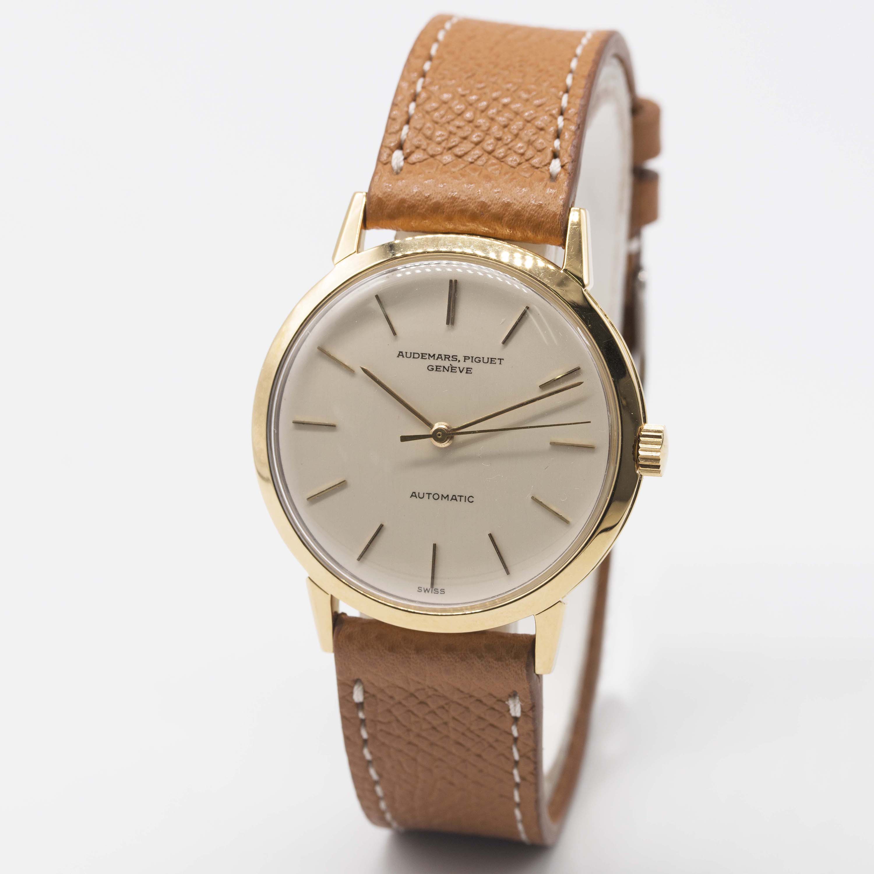 A GENTLEMAN'S 18K SOLID GOLD AUDEMARS PIGUET AUTOMATIC WRIST WATCH CIRCA 1960s Movement: 29J, - Image 4 of 10