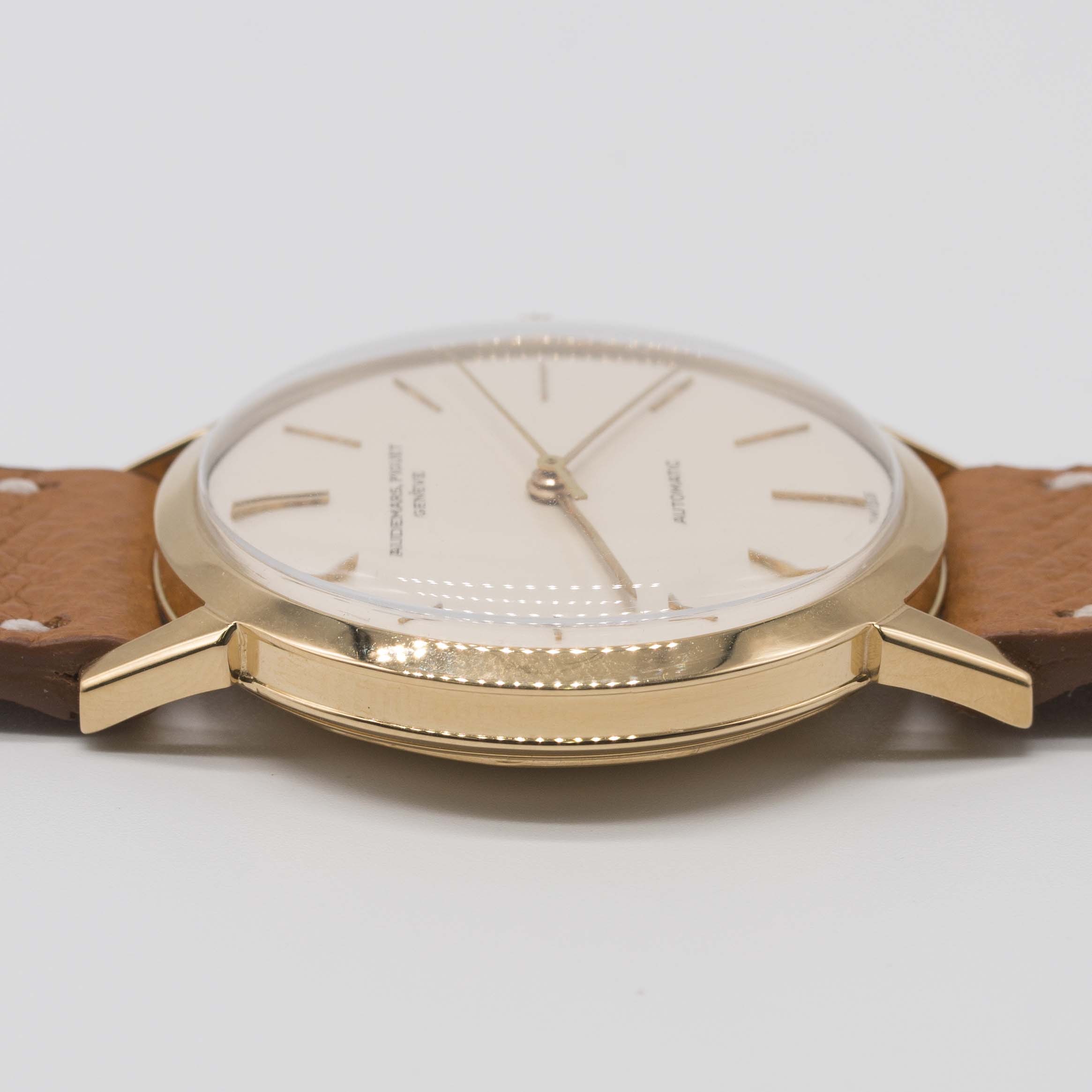 A GENTLEMAN'S 18K SOLID GOLD AUDEMARS PIGUET AUTOMATIC WRIST WATCH CIRCA 1960s Movement: 29J, - Image 10 of 10