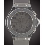 A GENTLEMAN'S BLACK CERAMIC HUBLOT BIG BANG CHRONOGRAPH WRIST WATCH CIRCA 2010, LIMITED EDITION OF