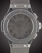 A GENTLEMAN'S BLACK CERAMIC HUBLOT BIG BANG CHRONOGRAPH WRIST WATCH CIRCA 2010, LIMITED EDITION OF