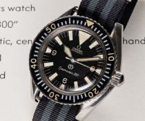 A VERY RARE GENTLEMAN'S STAINLESS STEEL BRITISH MILITARY ROYAL NAVY OMEGA SEAMASTER 300 AUTOMATIC