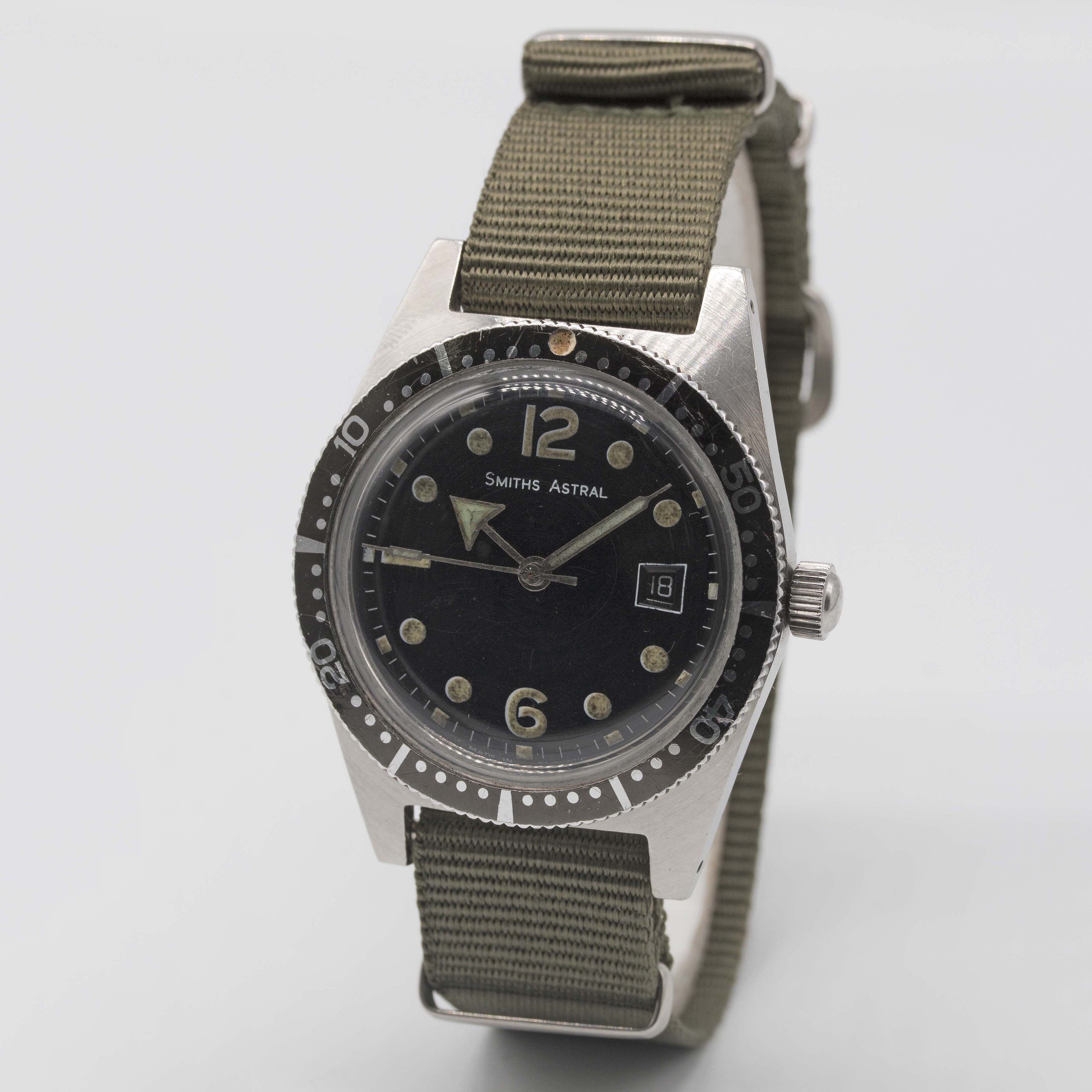 A GENTLEMAN'S STAINLESS STEEL SMITHS ASTRAL "SKIN DIVER" WRIST WATCH CIRCA 1969, REF. CM4501 WITH - Image 4 of 10