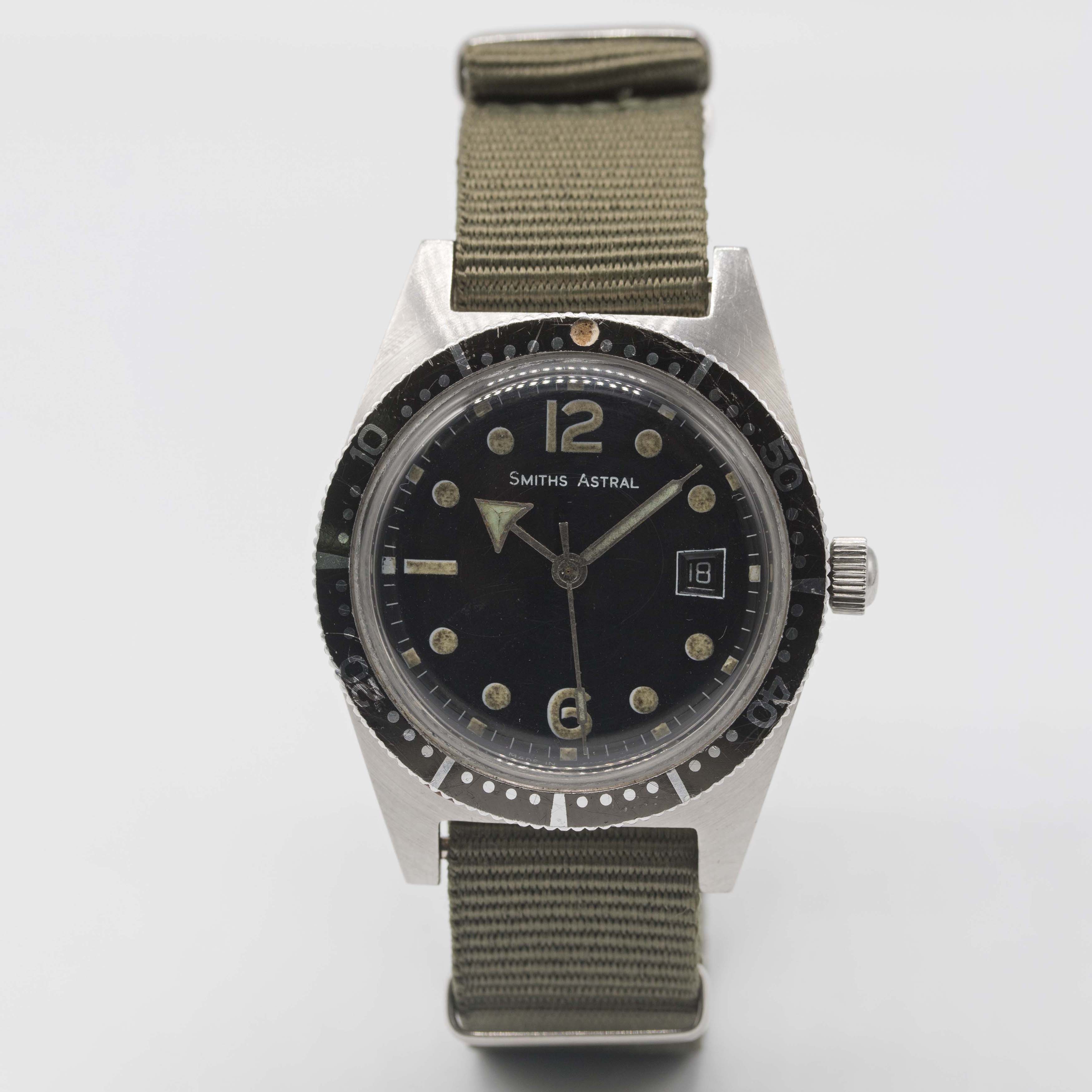 A GENTLEMAN'S STAINLESS STEEL SMITHS ASTRAL "SKIN DIVER" WRIST WATCH CIRCA 1969, REF. CM4501 WITH - Image 2 of 10