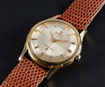 A FINE GENTLEMAN'S 18K SOLID YELLOW GOLD OMEGA CONSTELLATION CHRONOMETER WRIST WATCH CIRCA 1960,