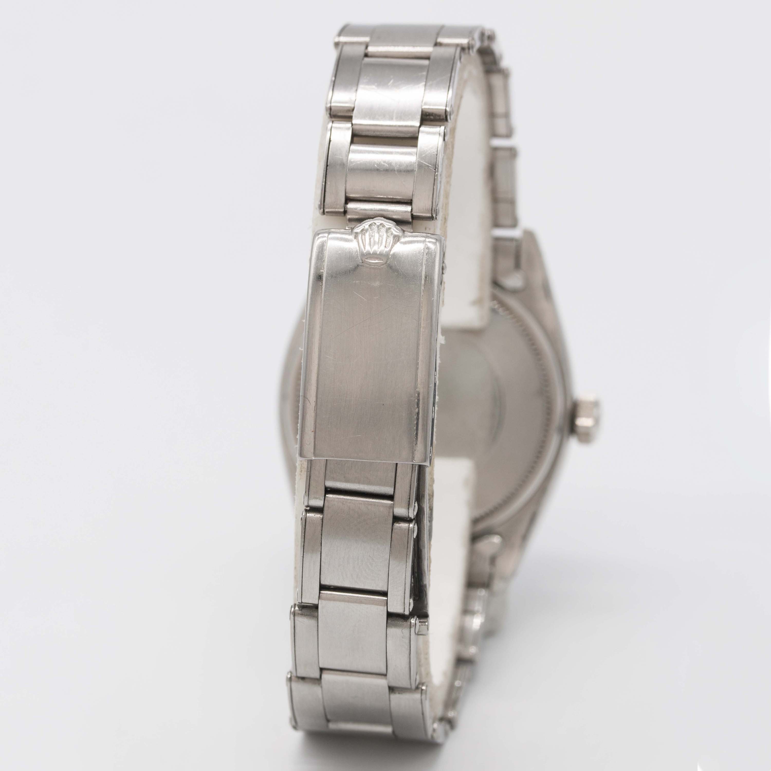 A GENTLEMAN'S STAINLESS STEEL ROLEX OYSTER PERPETUAL DATE BRACELET WATCH CIRCA 1961, REF. 1500 GLOSS - Image 6 of 12