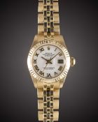 A LADIES 18K SOLID GOLD ROLEX OYSTER PERPETUAL DATEJUST BRACELET WATCH CIRCA 1978, REF. 6917 WITH