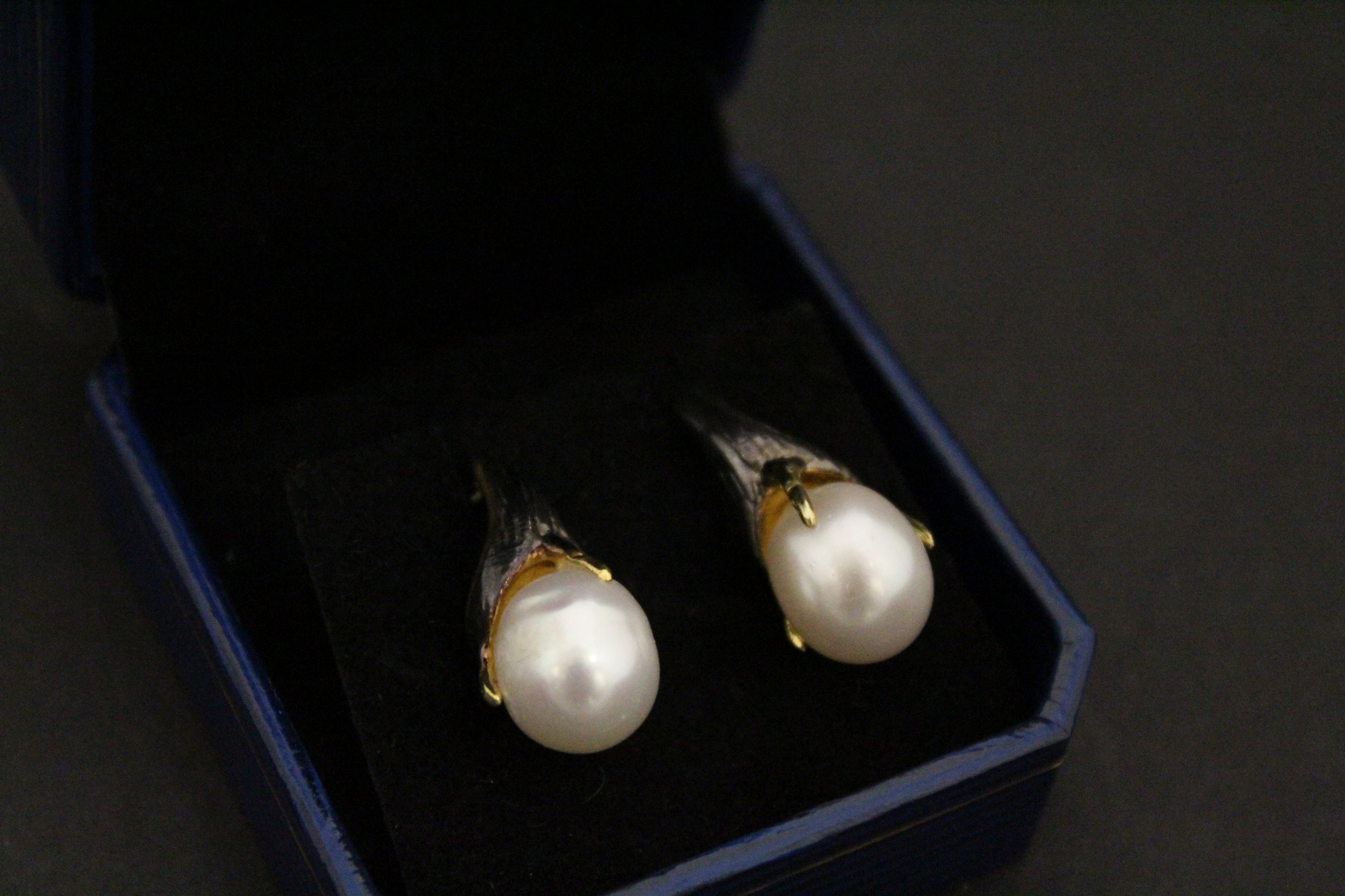 Pair of silver and baroque pearl earrings - Image 2 of 3