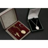 Small collection of Hallmarked Silver & Gold jewellery to include lockets and a ring