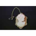 Fully hallmarked 9ct gold cameo brooch / pendant