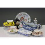 Box of vintage ceramics to include Delft