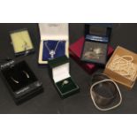 Box of assorted silver jewellery