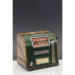 Groetchen 1930's 'Twenty One 21' counter top trade stimulator blackjack slot machine game with key