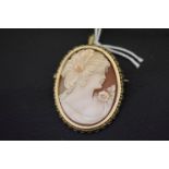 Fully hallmarked 9ct gold cameo brooch