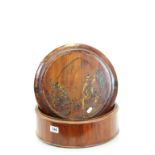 oriental Lacquered wooden box with fighting scene to the lid