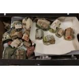 A quantity of Lilliput Lane cottages etc.