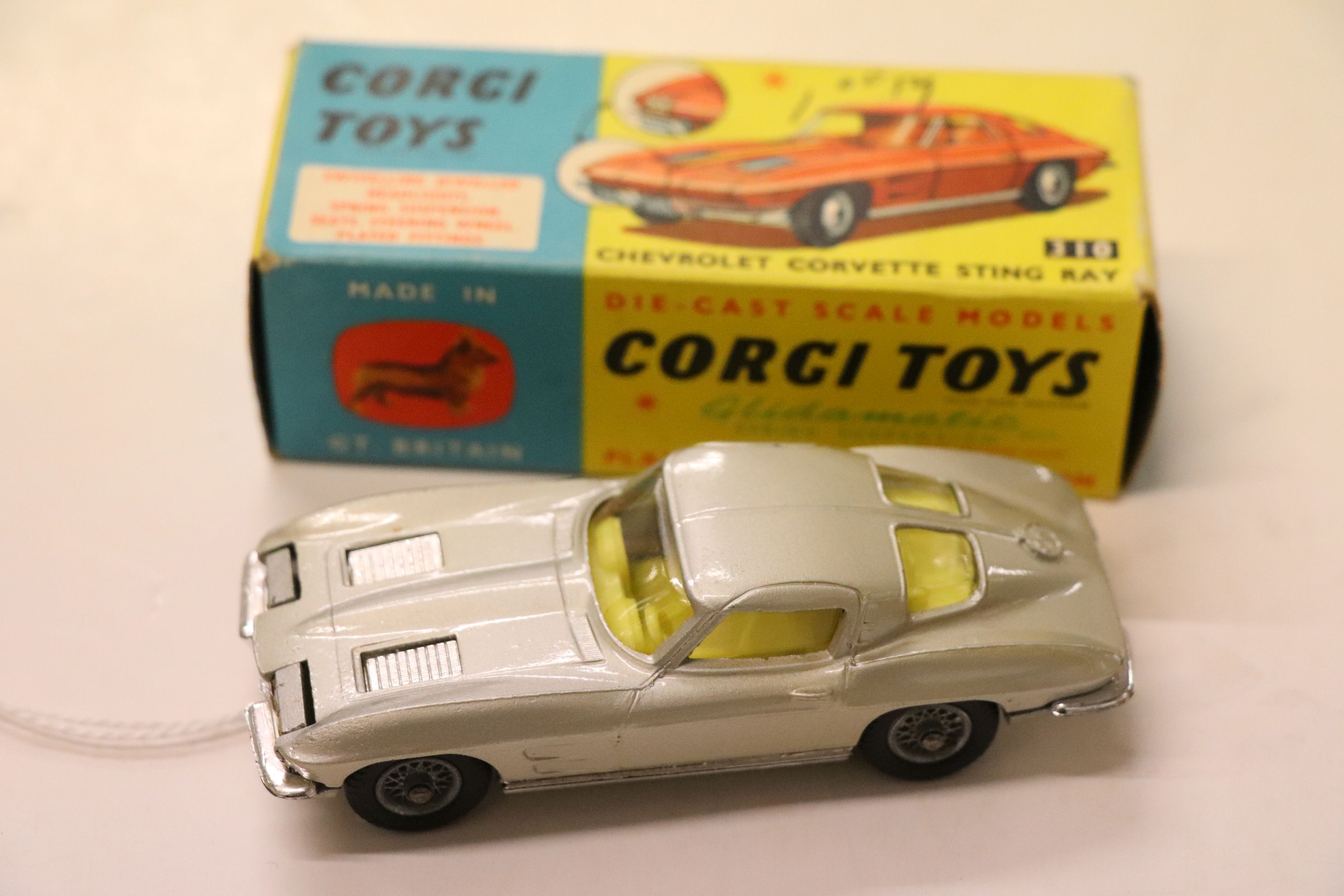 Boxed Corgi 310 Chevrolet Corvette Sting Ray in silver with yellow interior, diecast excellent, - Image 2 of 5