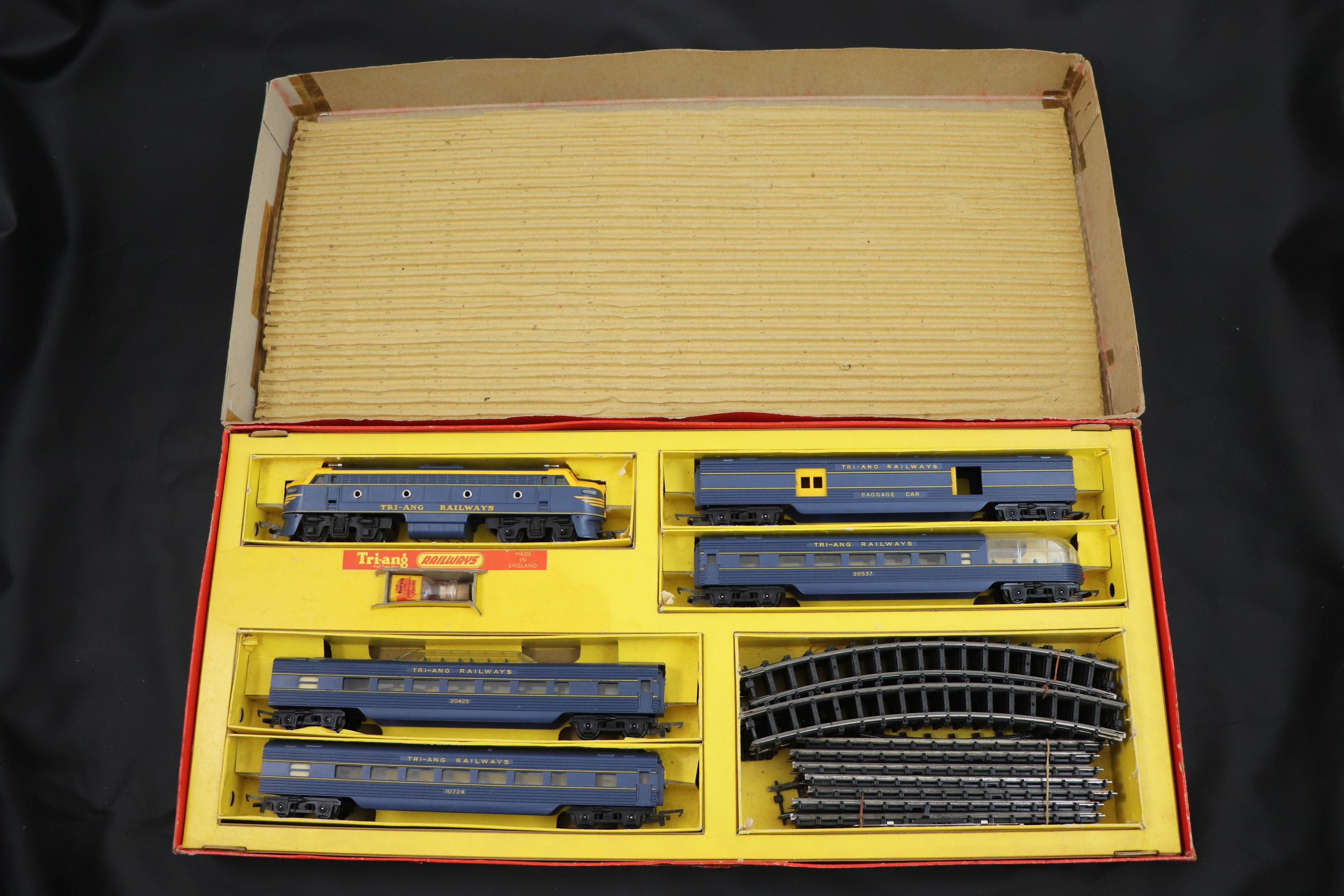 Boxed Triang OO gauge RS14 Electric Train Set complete with engine coaches and track - Image 2 of 6