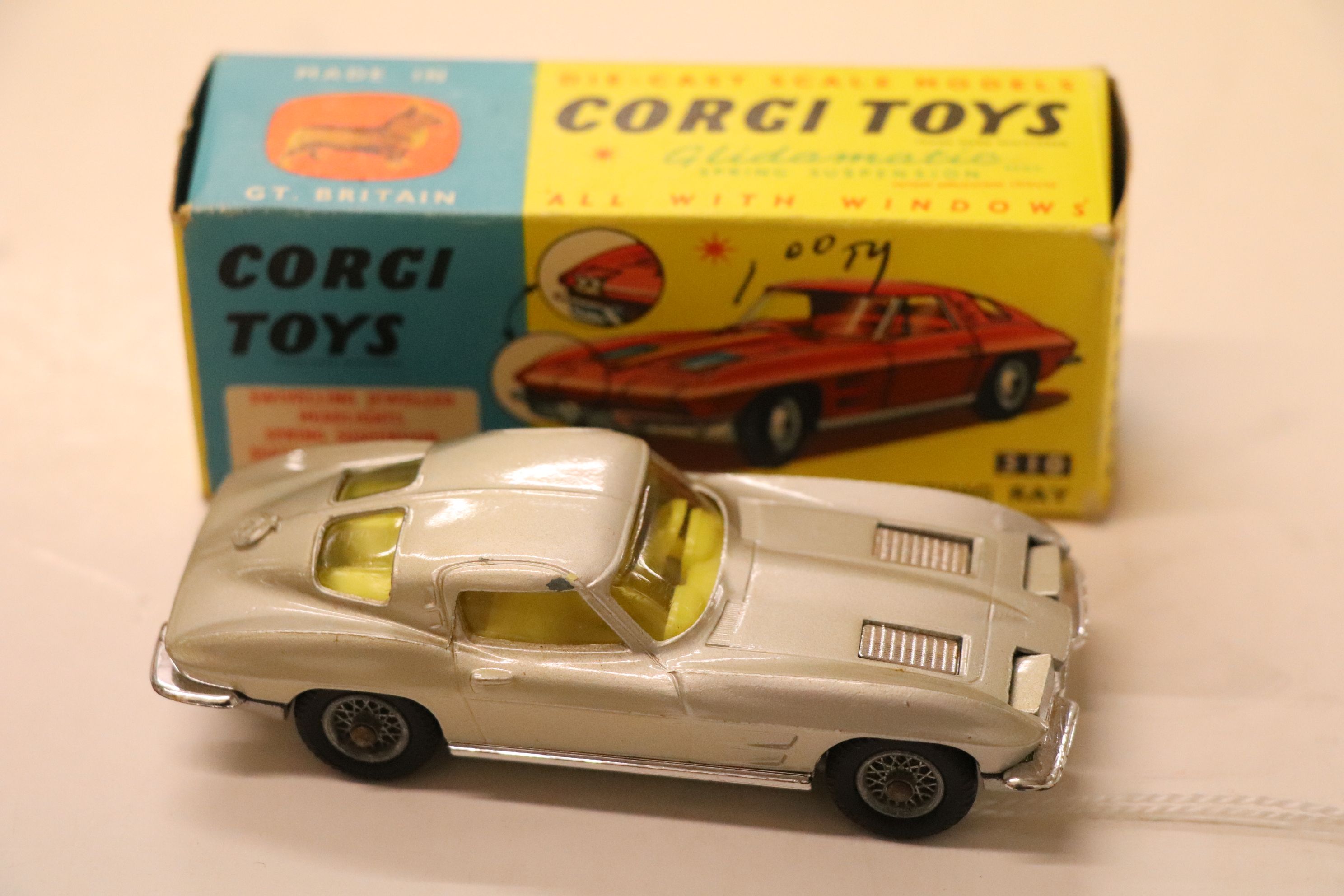 Boxed Corgi 310 Chevrolet Corvette Sting Ray in silver with yellow interior, diecast excellent, - Image 4 of 5