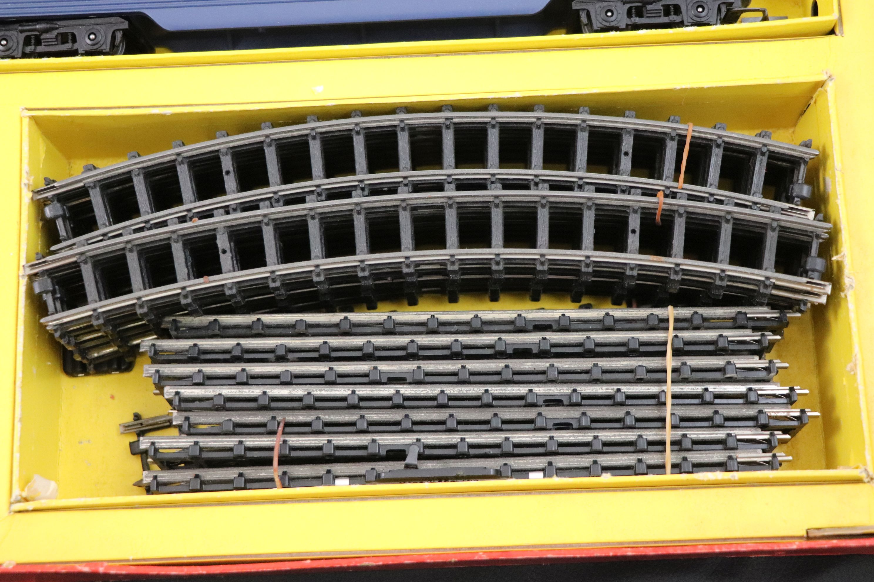Boxed Triang OO gauge RS14 Electric Train Set complete with engine coaches and track - Image 6 of 6