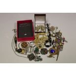 A collection of costume jewellery to include silver bead panel and fancy link bracelet, fringe