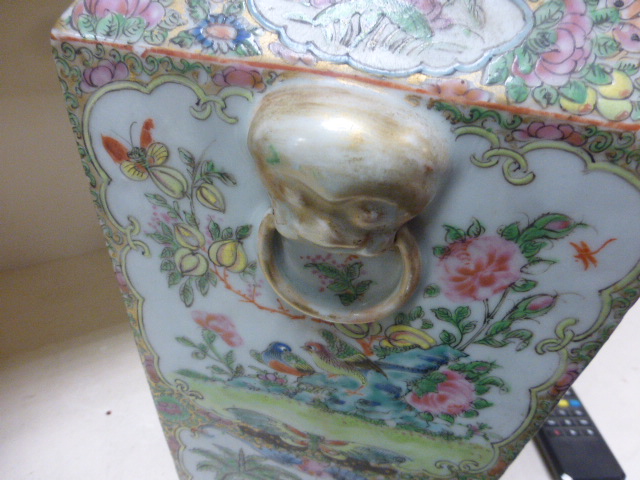 Chinese Famille Rose vase with hand painted scenes - Image 16 of 21