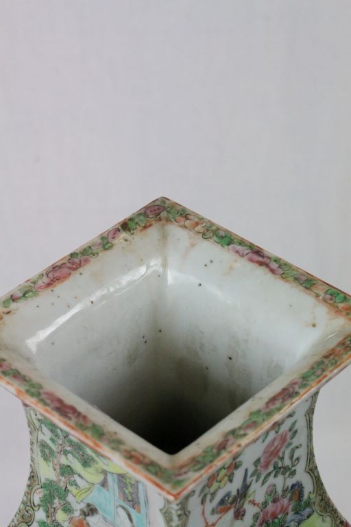 Chinese Famille Rose vase with hand painted scenes - Image 2 of 21