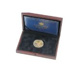 Cased Sapphire Jubilee Gold Proof £5 Coin 1952-2017 with certificate 20/95, 39.94g