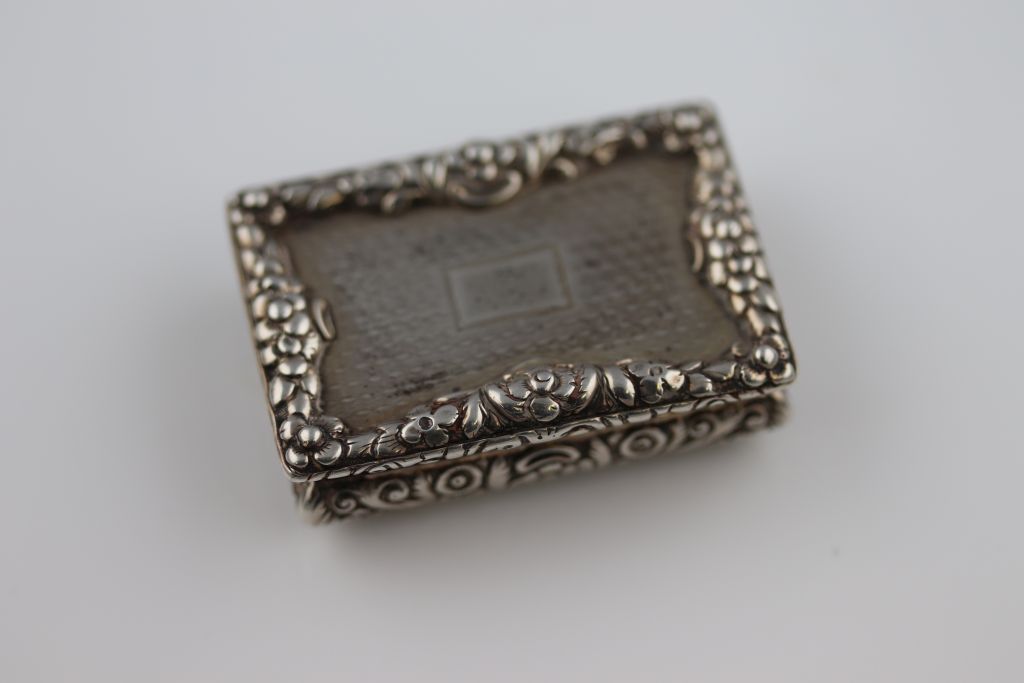 Nathaniel Mills, a William IV silver vinaigrette, engine turned lid with blank cartouche and cast