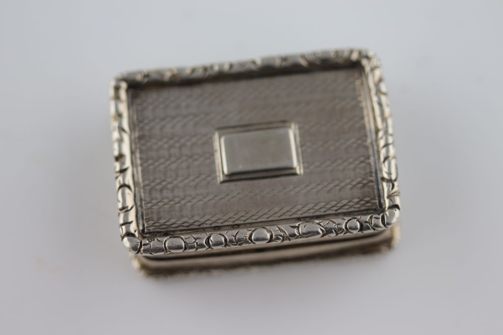 A William IV silver vinaigrette, the lid engine turned with blank cartouche and foliate border - Image 2 of 8