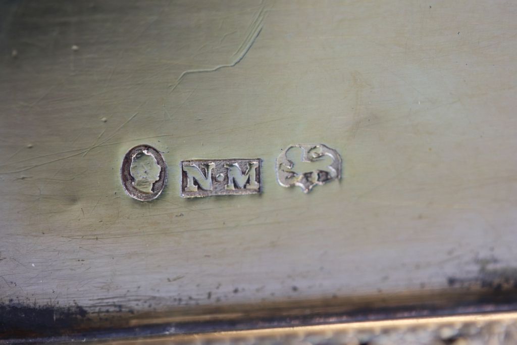 Nathaniel Mills, a William IV silver vinaigrette, engine turned lid with blank cartouche and cast - Image 6 of 10