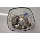 Tub of mixed collectable UK & World coinage to include Cartwheel Twopences, Silver Crown etc