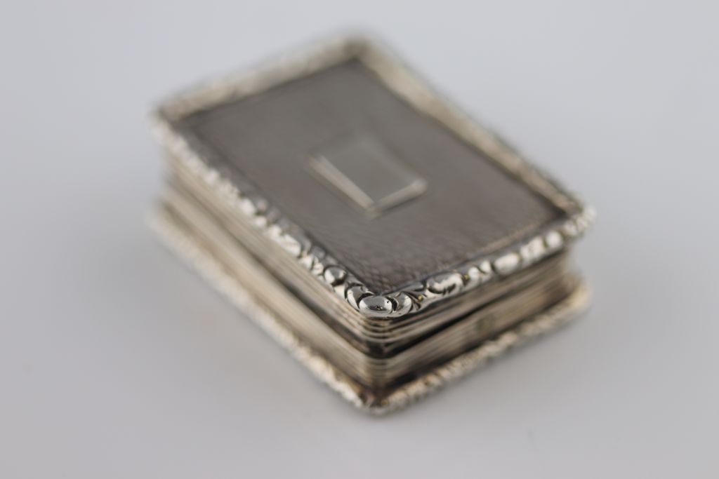 A William IV silver vinaigrette, the lid engine turned with blank cartouche and foliate border - Image 8 of 8