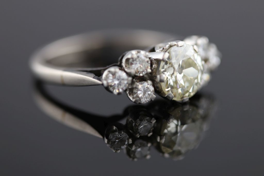 A circa 1930s 1.40 carat diamond 18ct white gold platinum set ring, the round old cut diamond - Image 3 of 13