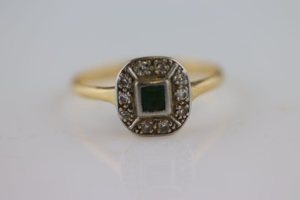 An Art Deco emerald and diamond yellow gold and white gold cluster ring, the central rub over set - Image 4 of 5