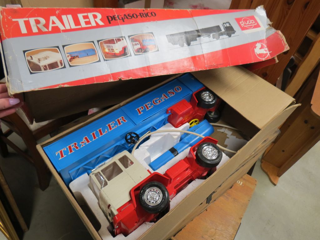 Boxed Rico Trailer Pegaso-Rico ref.121 Telectric