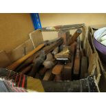 Tray of mixed vintage tools to include chisels, mallets, planes etc