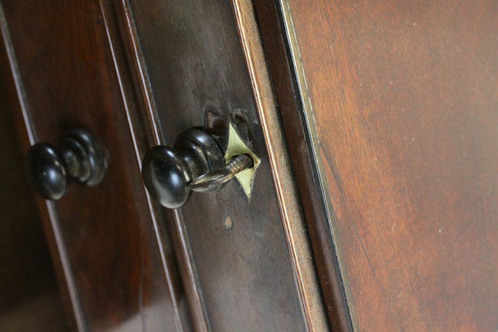 19th century Miniature mahogany apprentice chest of two over four drawers raised on bracket feet - Image 3 of 8