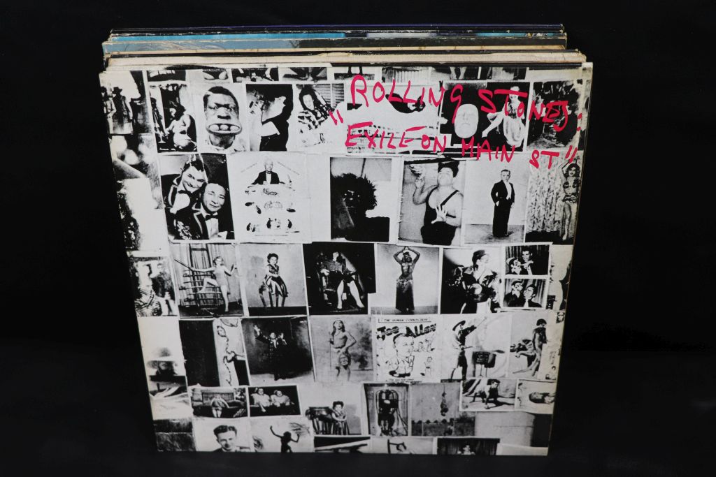 Vinyl - The Rolling Stones collection of LPs and 12 inch singles (18 in total) to include Sticky