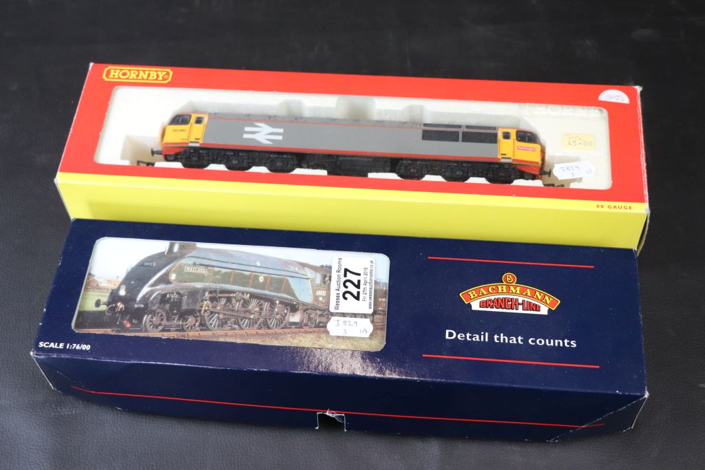 Two OO gauge engines to include Bachmann 31956 A4 4482 Golden Eagle LNER Doncaster Green S/C and - Image 3 of 6