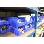 Lego - 50 Small tubs containing a large quantity of accessories, bricks, figures and parts