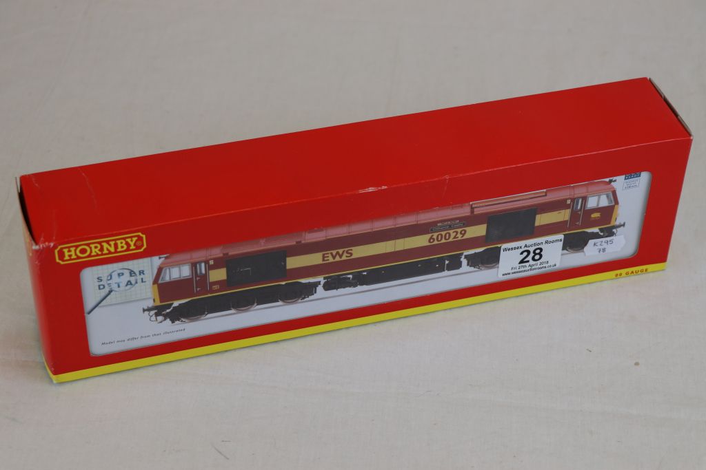 Boxed Hornby OO gauge R2746 DCC Ready Super Detail EWS Co-Co Diesel Electric Class 60 Locomotive