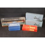 Boxed Hornby Dublo D1 Signal Cabin DA 458, Boxed Tri-ang Hornby R71 Footbridge (flap missing to