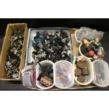 Collection of Games Workshop & Warhammer Figures plus some Corithian Football Figures and other