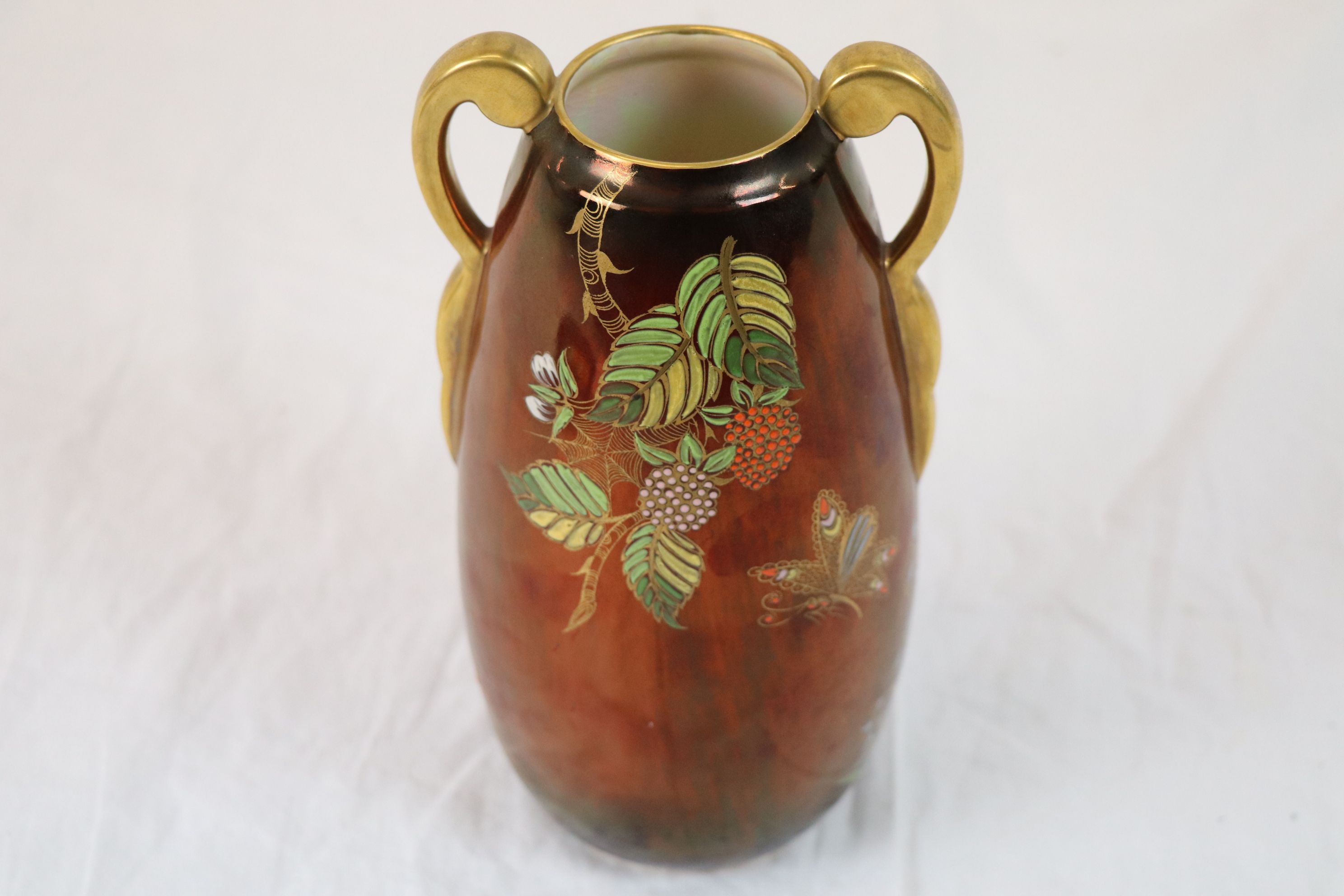 Carltonware hand painted plate with gilt ogee style border and red ground, depicting Indian - Image 7 of 10